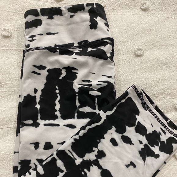 New Alo Yoga Capri Leggings - Medium - Picture 1 of 3